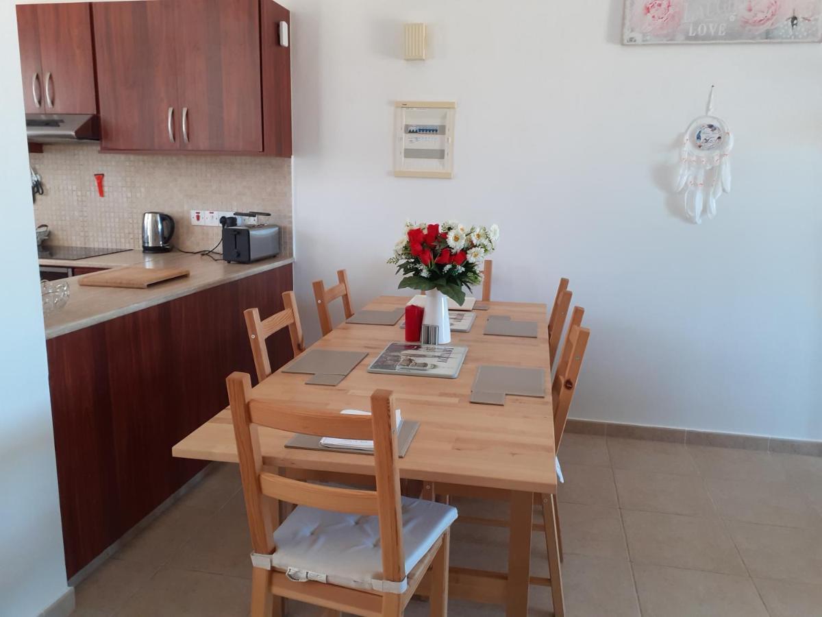 Beautiful 2-Bed House In Mandria Paphos Villa Exterior foto