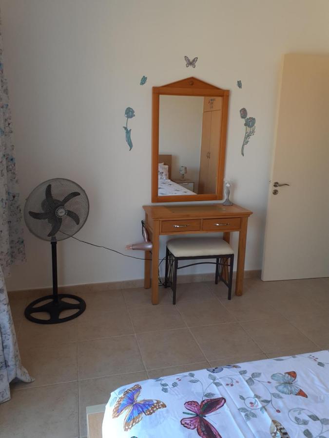 Beautiful 2-Bed House In Mandria Paphos Villa Exterior foto