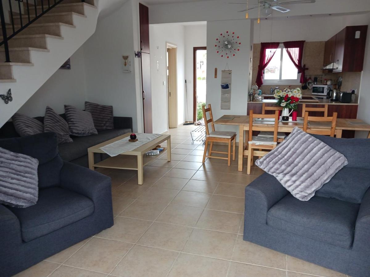 Beautiful 2-Bed House In Mandria Paphos Villa Exterior foto