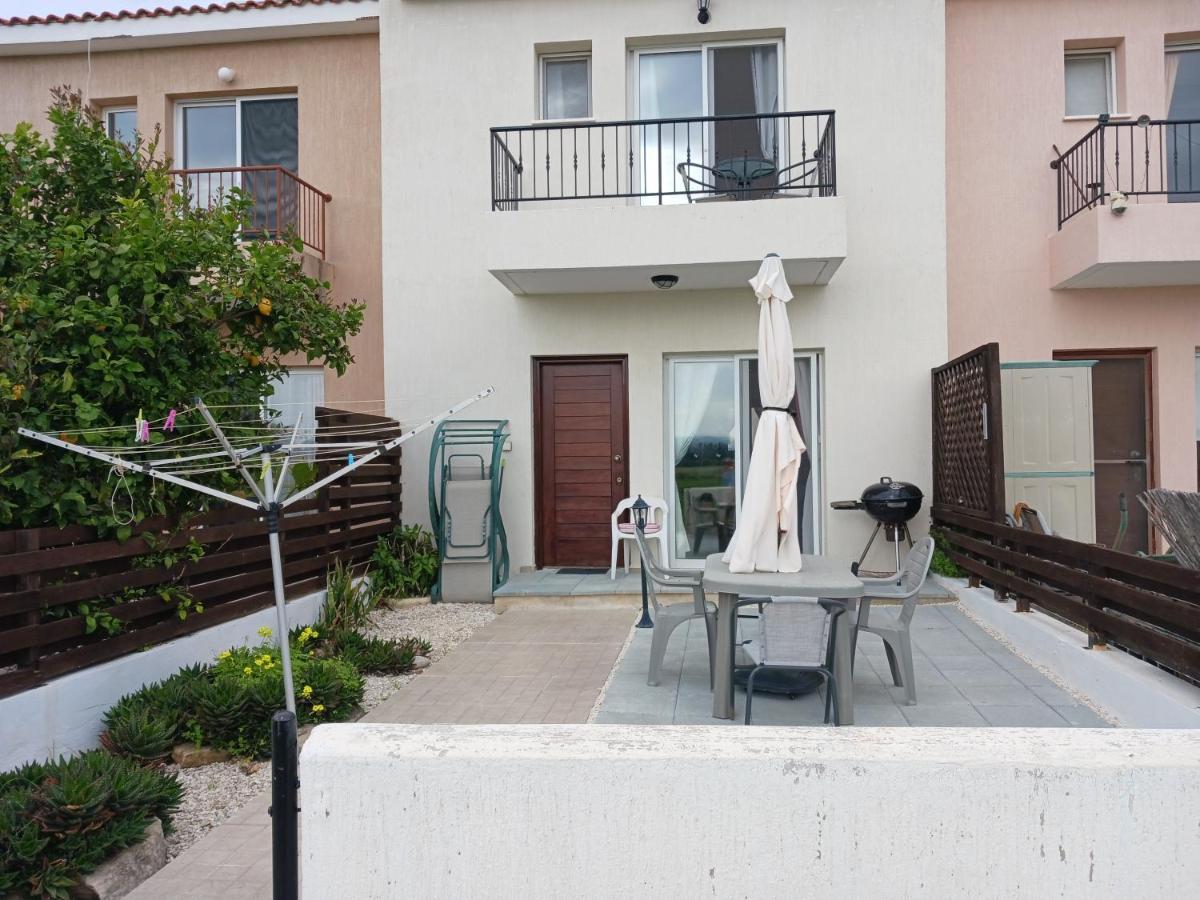 Beautiful 2-Bed House In Mandria Paphos Villa Exterior foto