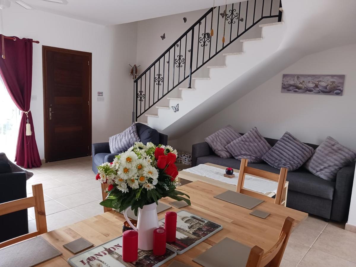 Beautiful 2-Bed House In Mandria Paphos Villa Exterior foto
