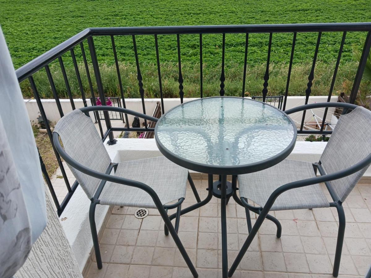 Beautiful 2-Bed House In Mandria Paphos Villa Exterior foto